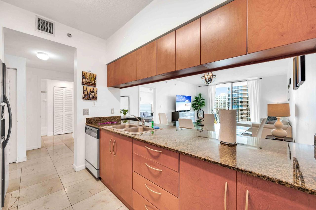 Modern 1 Bed In The Heart Of Brickell With Free Parking Apartment Miami Luaran gambar