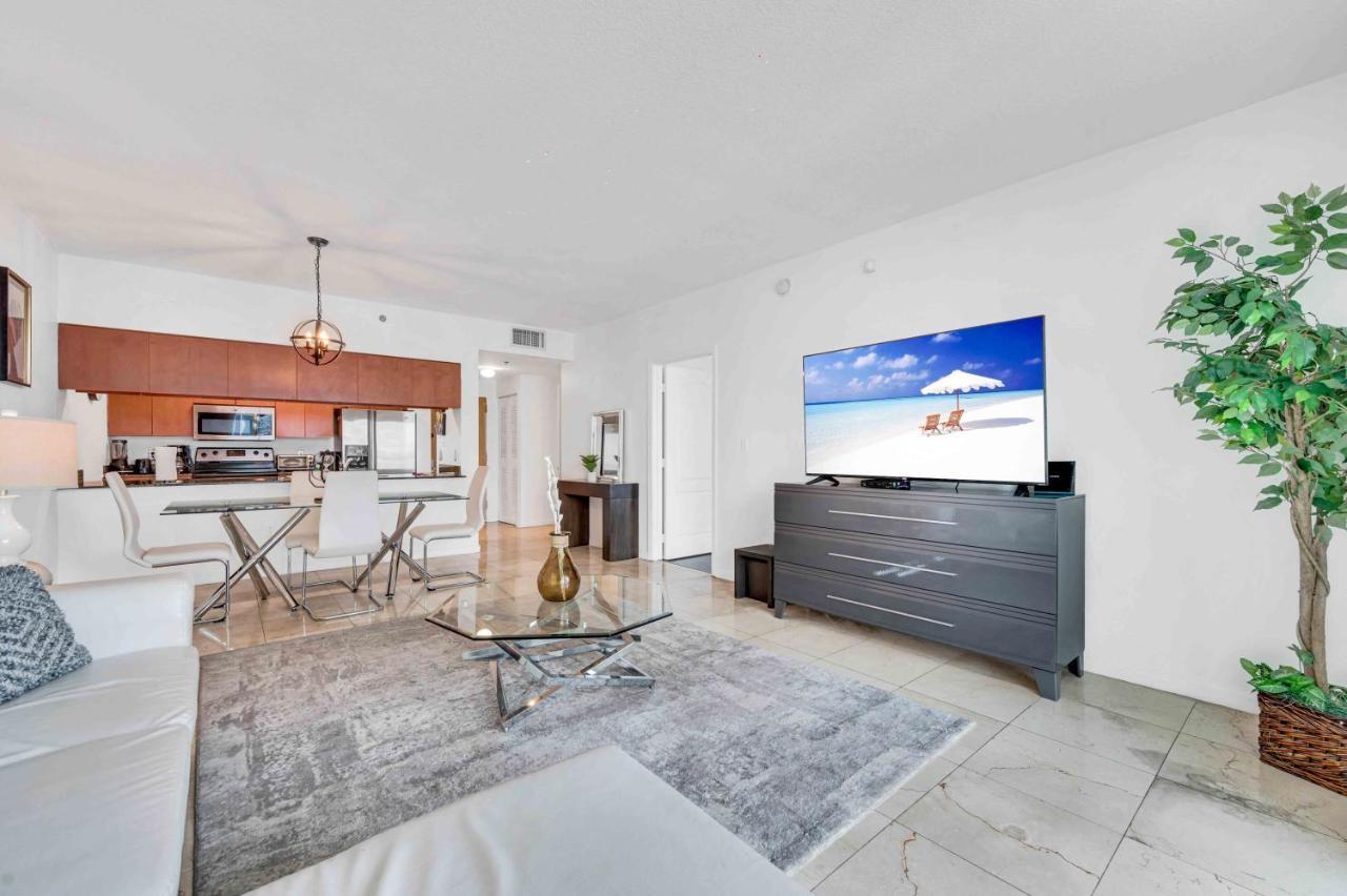 Modern 1 Bed In The Heart Of Brickell With Free Parking Apartment Miami Luaran gambar